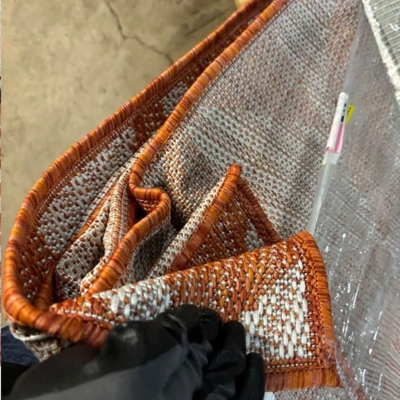 Geometric Patterned Tan and Cream Area Rug - Picture 3 of 4